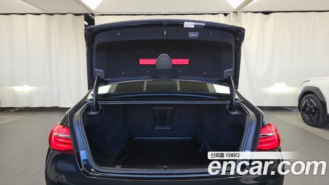 BMW 7-Series 2016 — photo 20