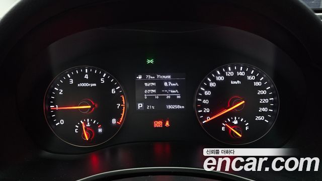 Kia K7 2017 — photo 11
