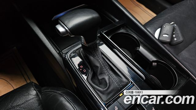 Kia K7 2017 — photo 12