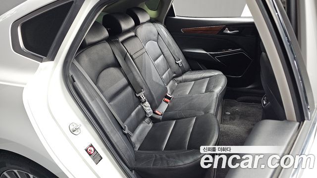 Kia K7 2017 — photo 17