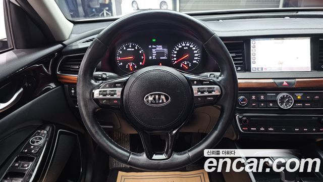 Kia K7 2017 — photo 19