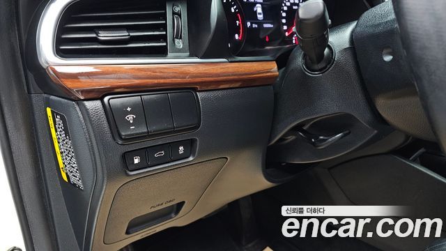 Kia K7 2017 — photo 23