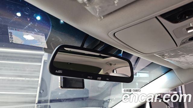 Kia K7 2017 — photo 24