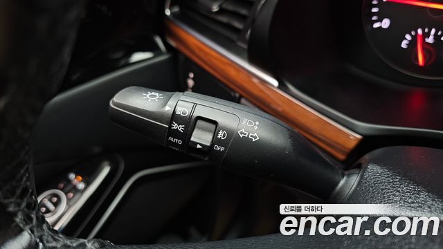 Kia K7 2017 — photo 27