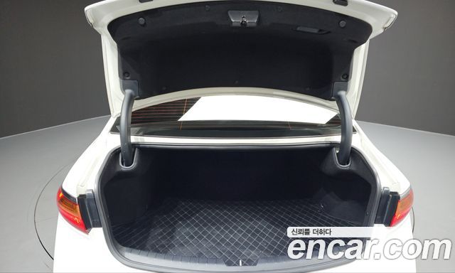 Kia K7 2017 — photo 32