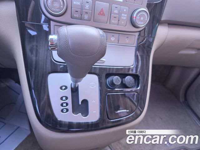 Kia Canival 2013 — photo 9