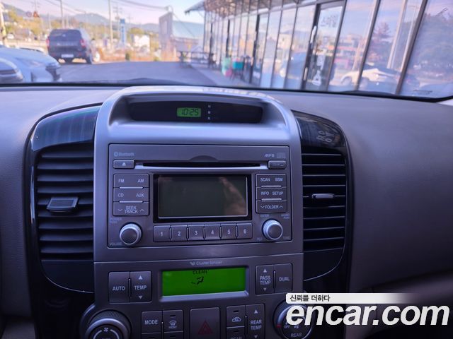 Kia Canival 2013 — photo 15