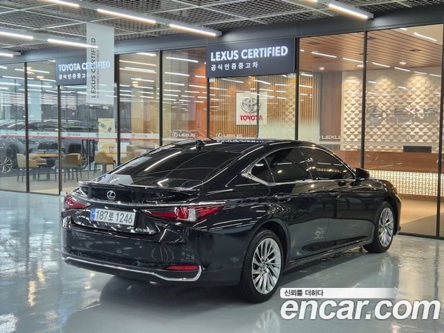 Lexus ES 2023 — photo 2