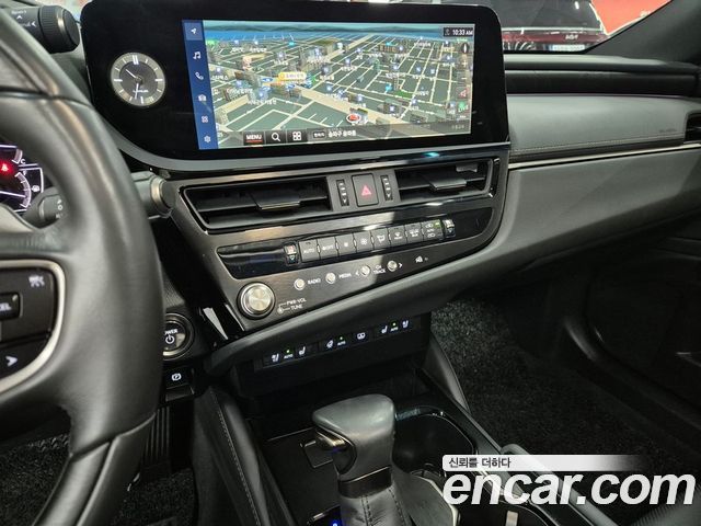 Lexus ES 2023 — photo 7