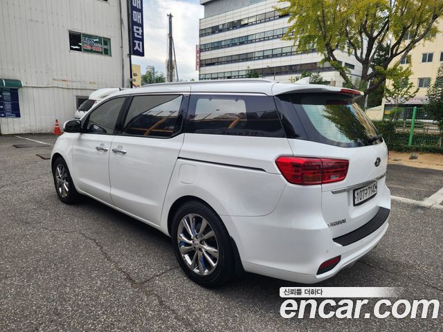 Kia Canival 2020 — photo 4