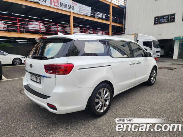Kia Canival 2020 — photo 5