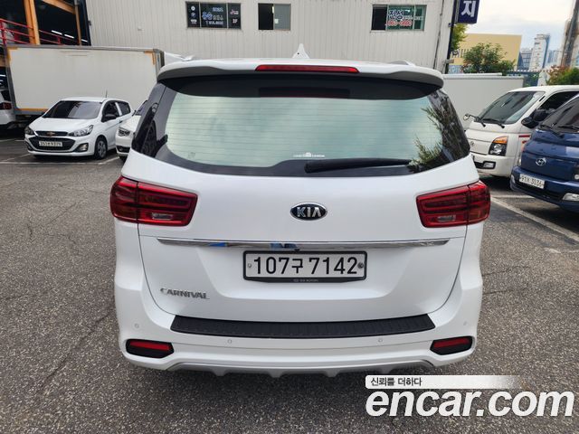 Kia Canival 2020 — photo 6