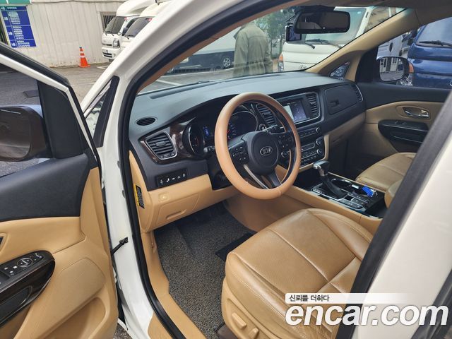 Kia Canival 2020 — photo 7
