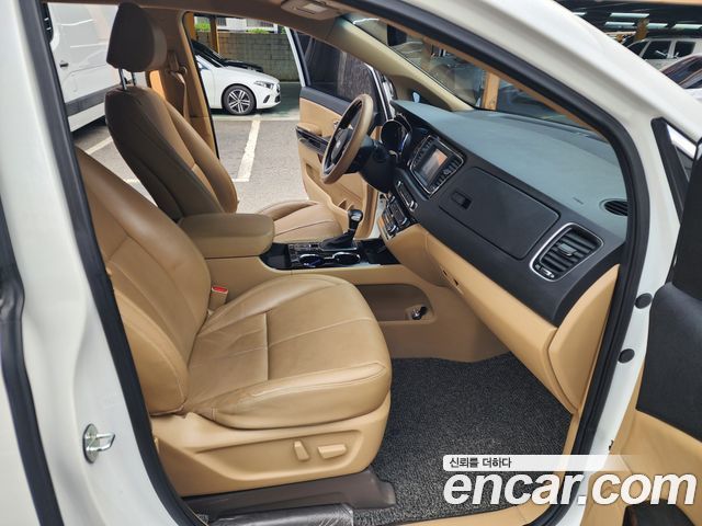 Kia Canival 2020 — photo 11
