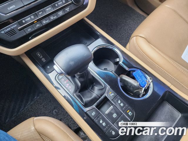 Kia Canival 2020 — photo 17