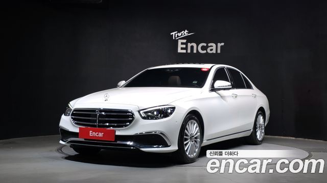 Mercedes-Benz E-Class 2022 — photo 1