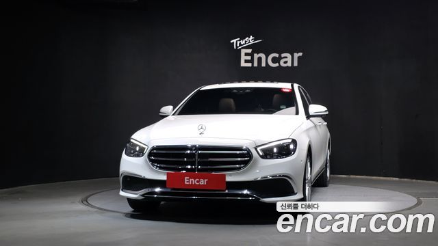 Mercedes-Benz E-Class 2022 — photo 3