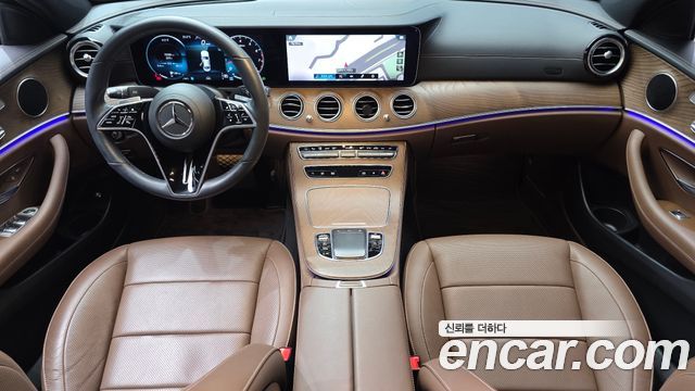Mercedes-Benz E-Class 2022 — photo 10