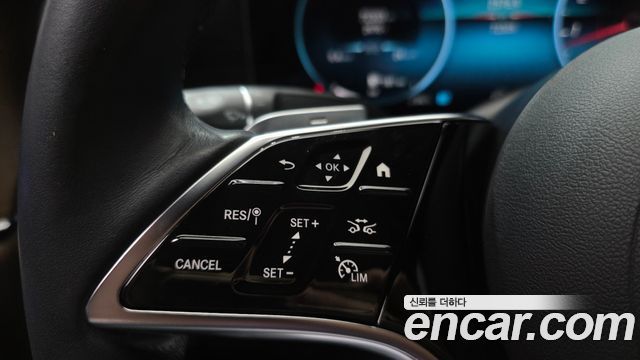 Mercedes-Benz E-Class 2022 — photo 24