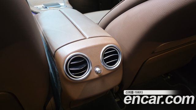 Mercedes-Benz E-Class 2022 — photo 27