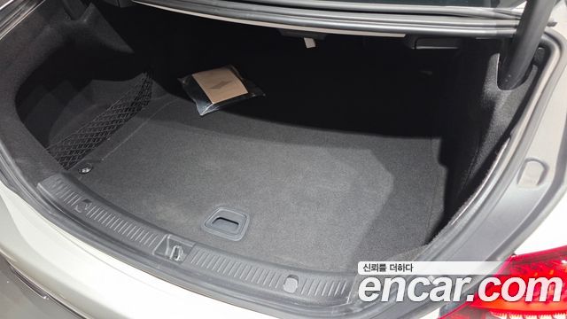 Mercedes-Benz E-Class 2022 — photo 32