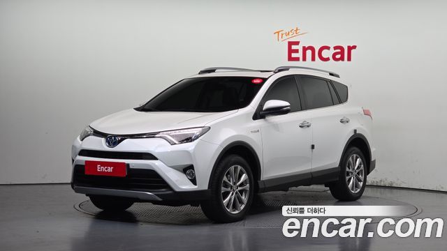 Toyota RAV4 2018 — photo 1