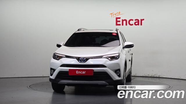 Toyota RAV4 2018 — photo 3
