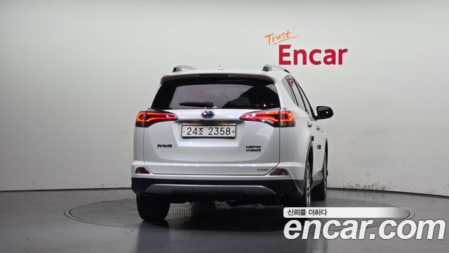 Toyota RAV4 2018 — photo 4