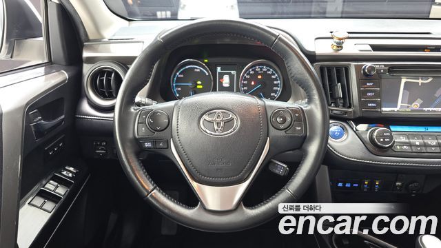 Toyota RAV4 2018 — photo 20