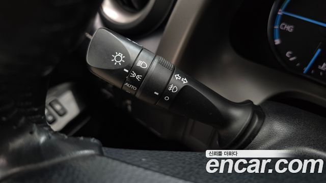 Toyota RAV4 2018 — photo 27