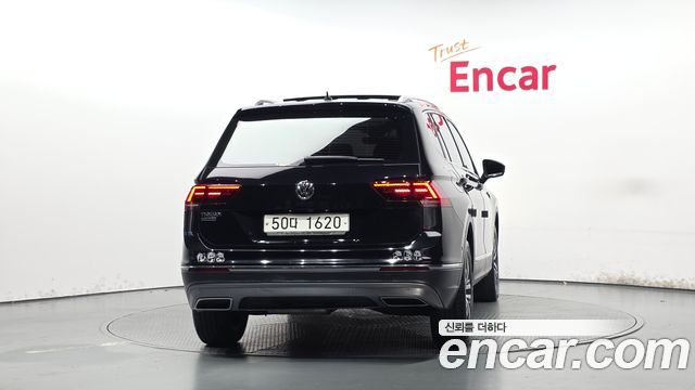 Volkswagen Tiguan 2018 — photo 4