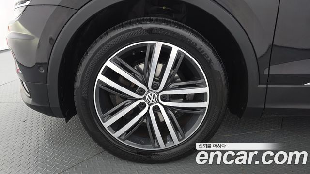 Volkswagen Tiguan 2018 — photo 5