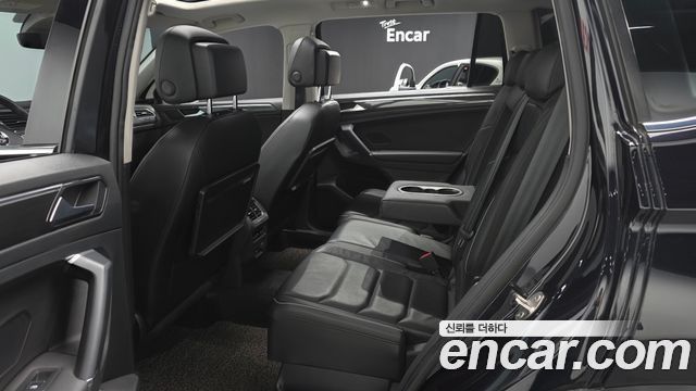Volkswagen Tiguan 2018 — photo 11