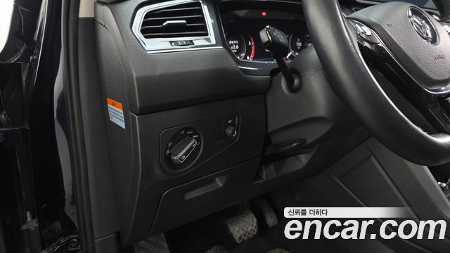 Volkswagen Tiguan 2018 — photo 13