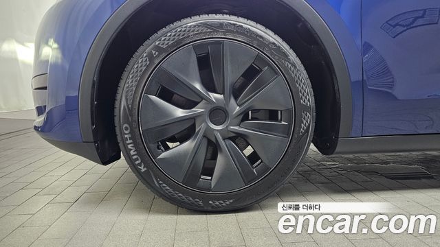 Tesla Model Y 2025 — photo 5