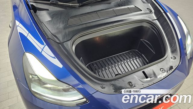 Tesla Model Y 2025 — photo 6