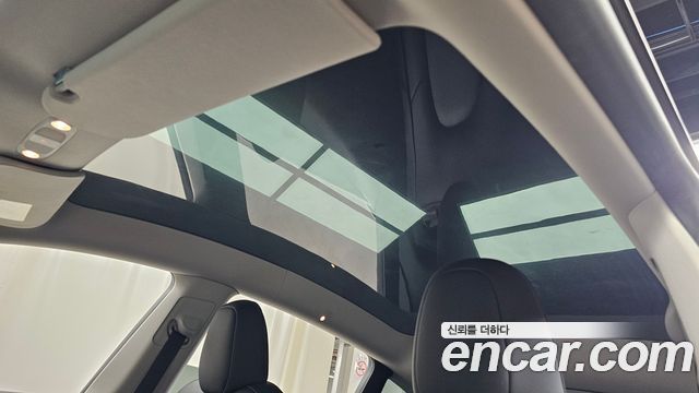 Tesla Model Y 2025 — photo 22