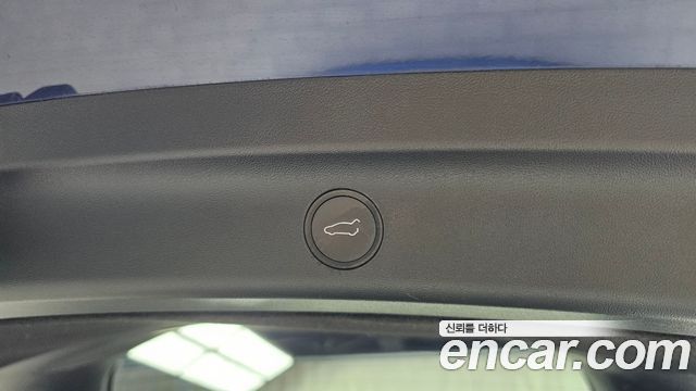 Tesla Model Y 2025 — photo 23