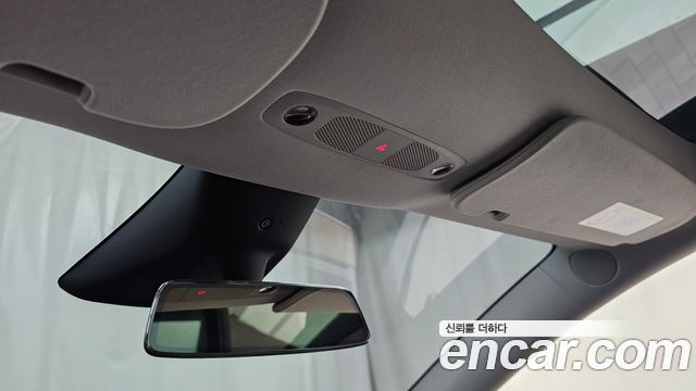 Tesla Model Y 2025 — photo 25