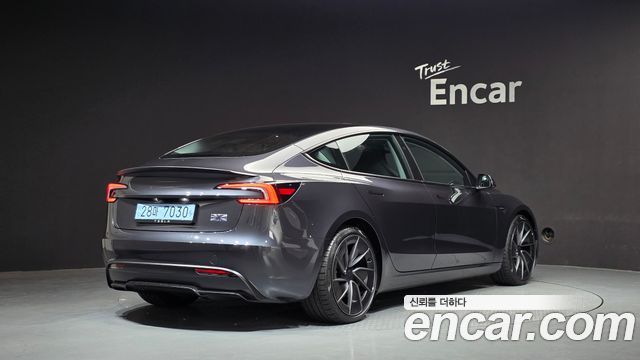 Tesla Model 3 2026 — photo 2