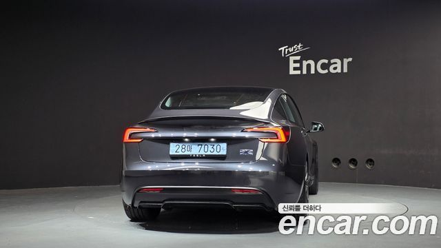 Tesla Model 3 2026 — photo 4