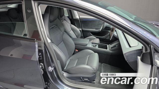Tesla Model 3 2026 — photo 16