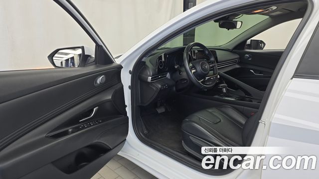 Hyundai AVANTE 2023 — photo 13
