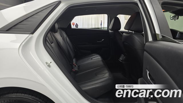 Hyundai AVANTE 2023 — photo 17