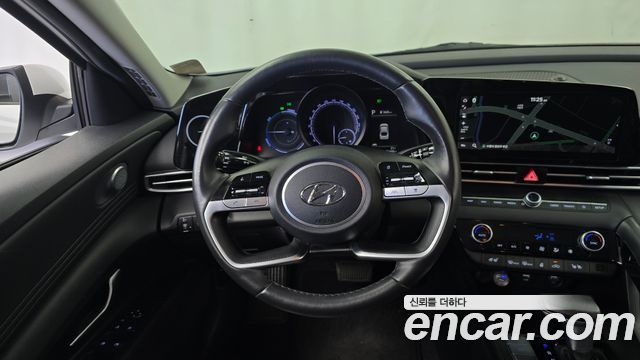Hyundai AVANTE 2023 — photo 19