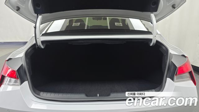 Hyundai AVANTE 2023 — photo 22