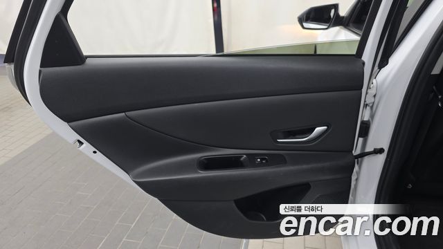 Hyundai AVANTE 2023 — photo 15