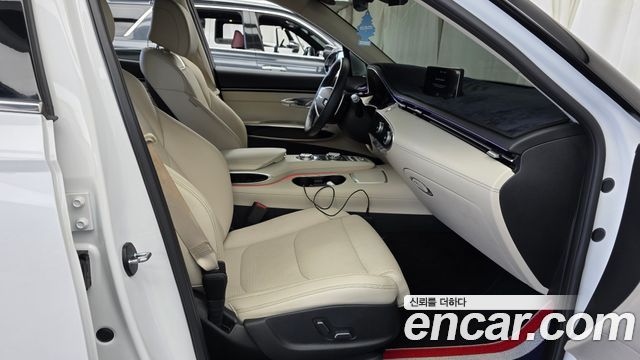 Genesis GV70 2022 — photo 16