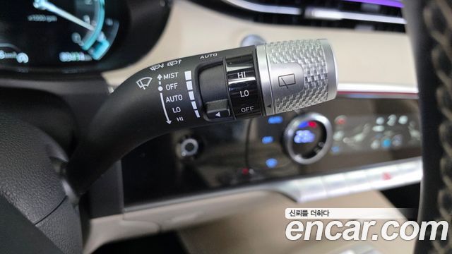 Genesis GV70 2022 — photo 27