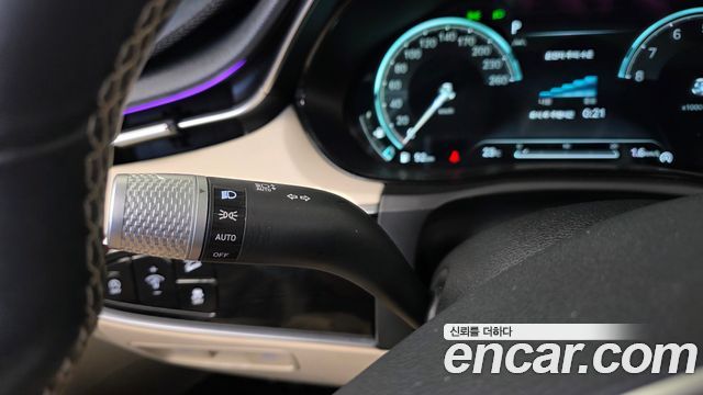 Genesis GV70 2022 — photo 29